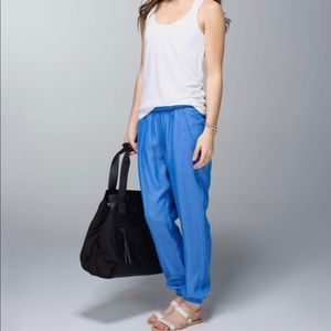 Lululemon Mat to Street Pants Pipe Dream Blue sz 8